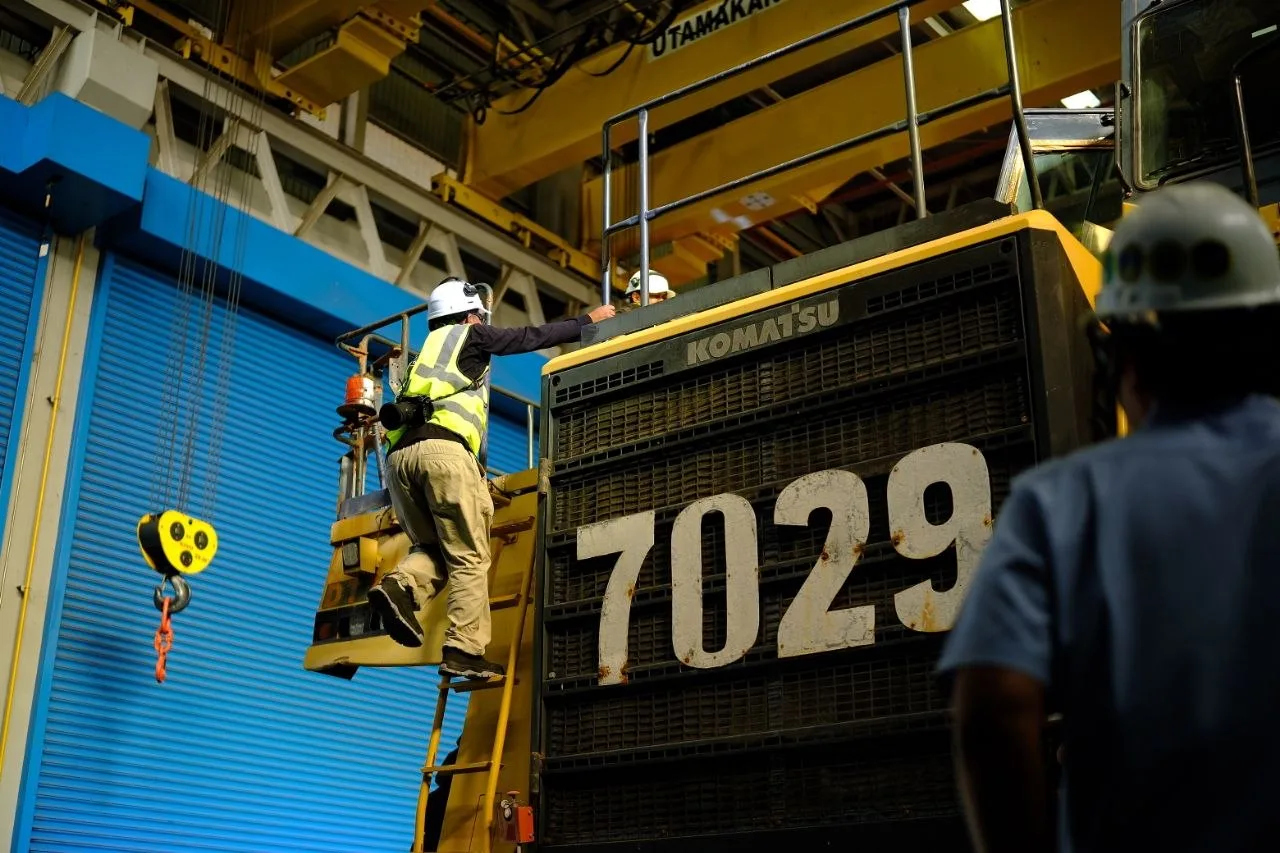 BTS Komatsu HD